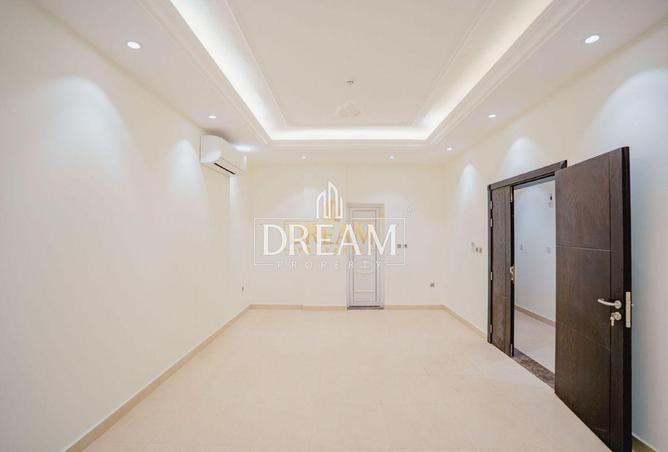 942406 - Property Image 3