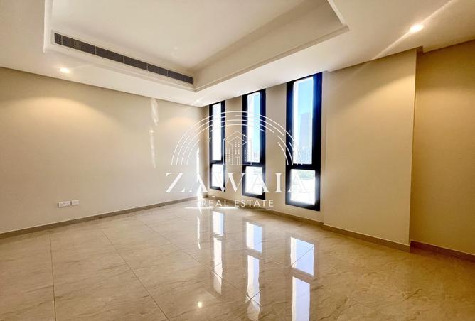 943131 - Property Image 3