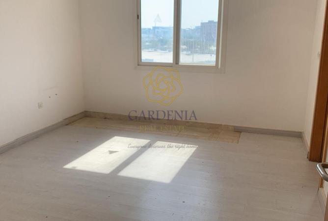 944045 - Property Image 3