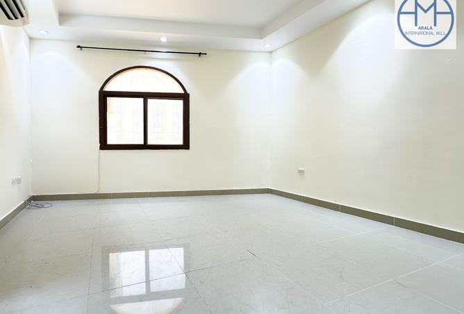 943867 - Property Image 2