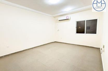 Apartment - 1 Bedroom - 1 Bathroom for rent in Umm Ghwailina Comm - Umm Ghuwalina - Umm Ghuwailina - Doha
