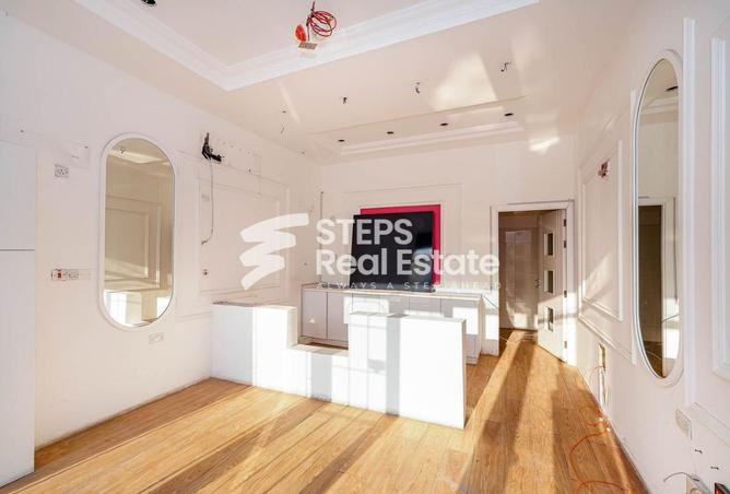 944005 - Property Image 2