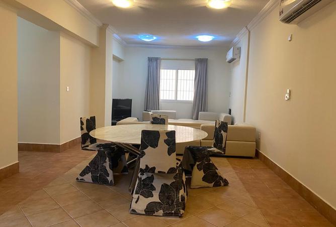 944023 - Property Image 2