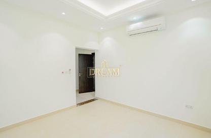 Apartment - 3 Bedrooms - 3 Bathrooms for rent in Al Nasr Street - Al Nasr - Doha