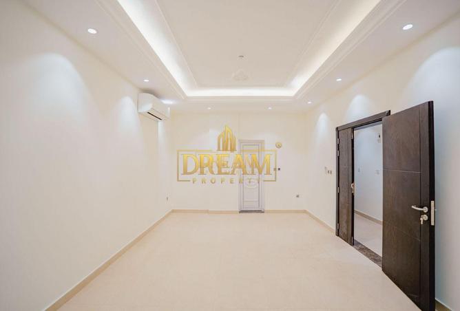 944077 - Property Main Image