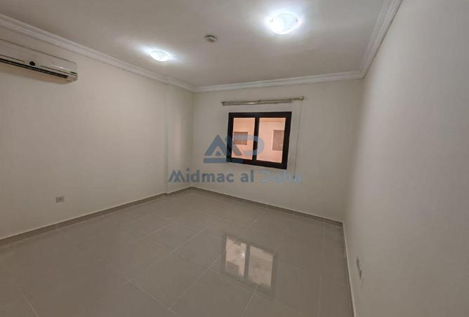944877 - Property Image 2