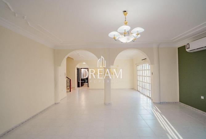 945137 - Property Image 2