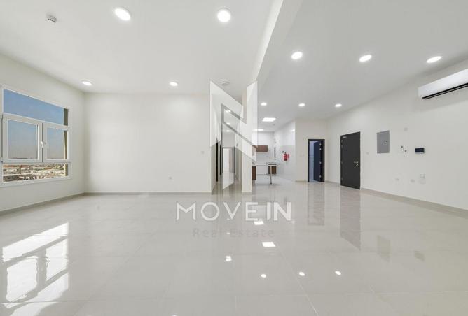 945653 - Property Image 2