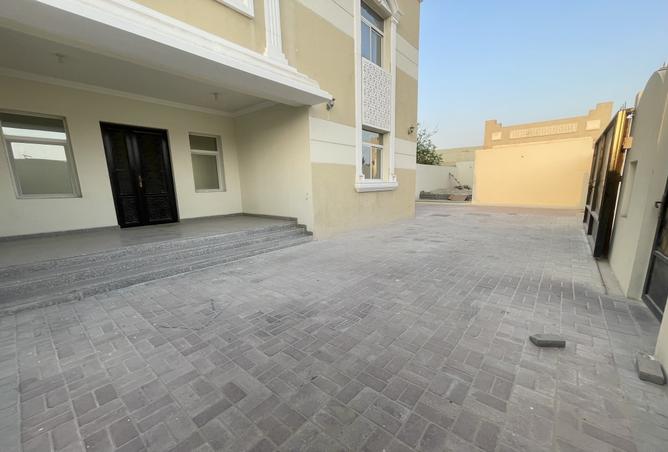 948032 - Property Image 2