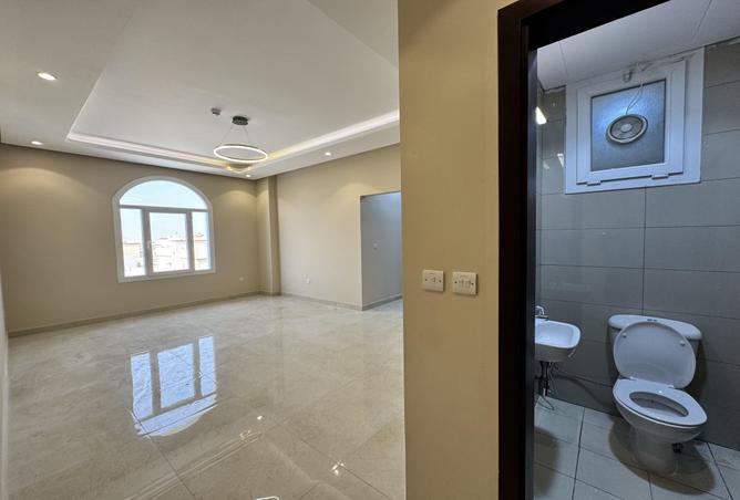 947973 - Property Image 2