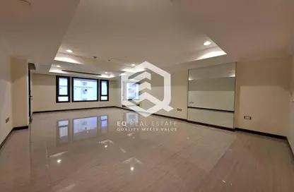 Apartment - 1 Bedroom - 2 Bathrooms for rent in East Porto Drive - Porto Arabia - The Pearl Island - Doha