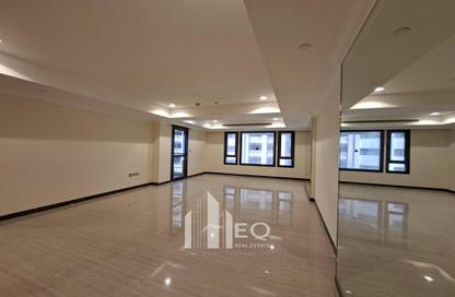 Apartment - 1 Bedroom - 2 Bathrooms for rent in East Porto Drive - Porto Arabia - The Pearl Island - Doha