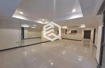 Apartment - 1 Bedroom - 2 Bathrooms for rent in East Porto Drive - Porto Arabia - The Pearl Island - Doha