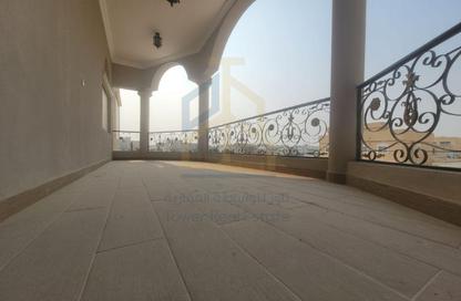 Villa - 4 Bedrooms - 7 Bathrooms for rent in Umm Al Seneem Street - Ain Khaled - Doha