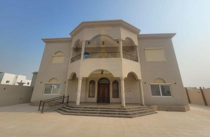 Villa - 4 Bedrooms - 7 Bathrooms for rent in Umm Al Seneem Street - Ain Khaled - Doha