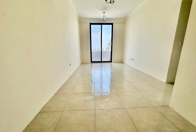 948703 - Property Image 2