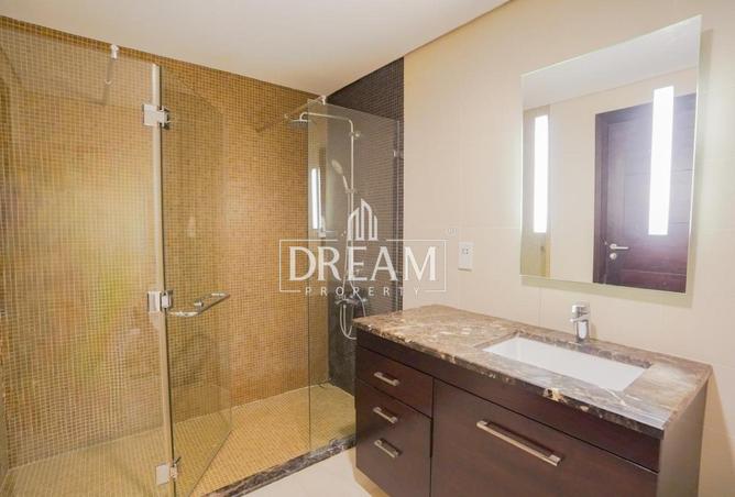 948745 - Property Image 2