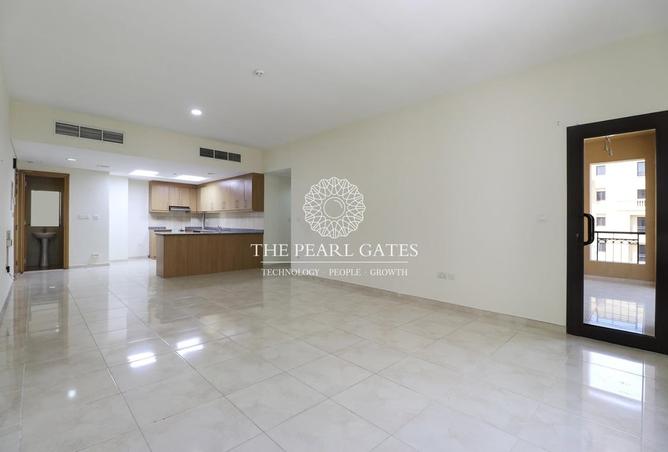 949801 - Property Image 2