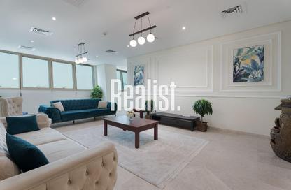 Apartment - 3 Bedrooms - 5 Bathrooms for rent in Zig Zag Towers - West Bay - Doha