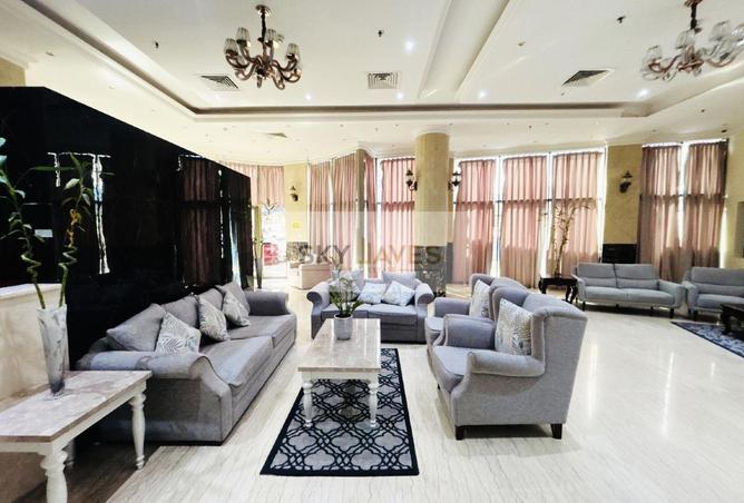 950432 - Property Image 2