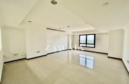 Apartment - 1 Bedroom - 2 Bathrooms for rent in West Porto Drive - Porto Arabia - The Pearl Island - Doha