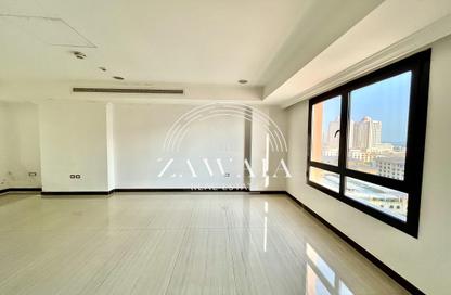 Apartment - 1 Bedroom - 2 Bathrooms for rent in West Porto Drive - Porto Arabia - The Pearl Island - Doha