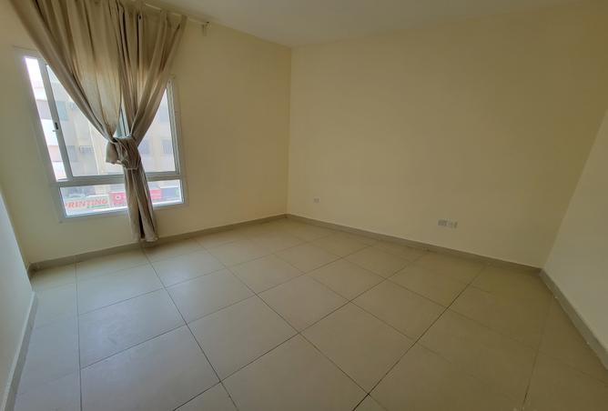 952749 - Property Image 2