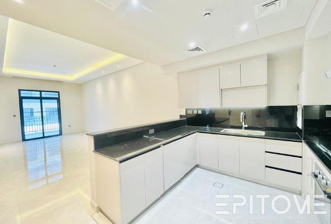 951123 - Property Image 2