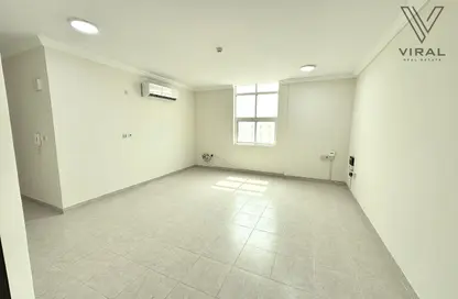 Apartment - 3 Bedrooms - 3 Bathrooms for rent in Salaja Street - Doha Al Jadeed - Doha