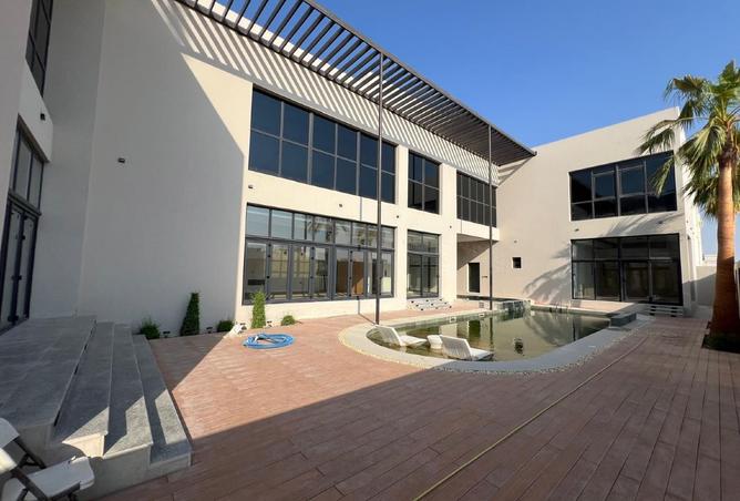 956486 - Property Image 2