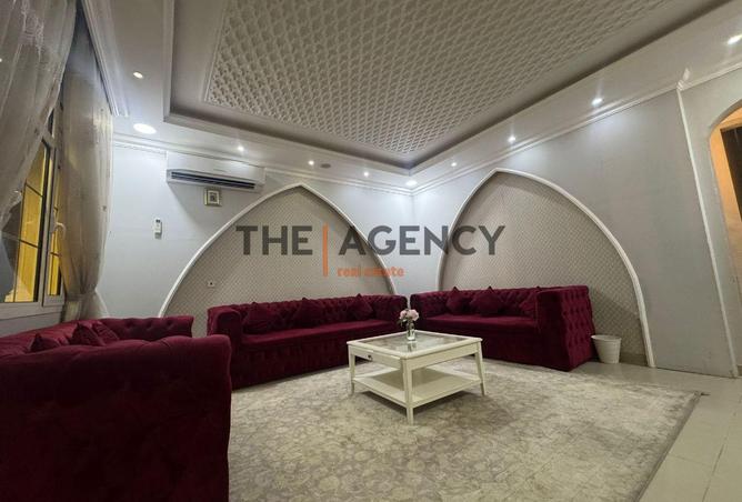 951707 - Property Image 2