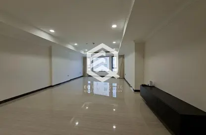 Apartment - Studio - 1 Bathroom for rent in West Porto Drive - Porto Arabia - The Pearl Island - Doha