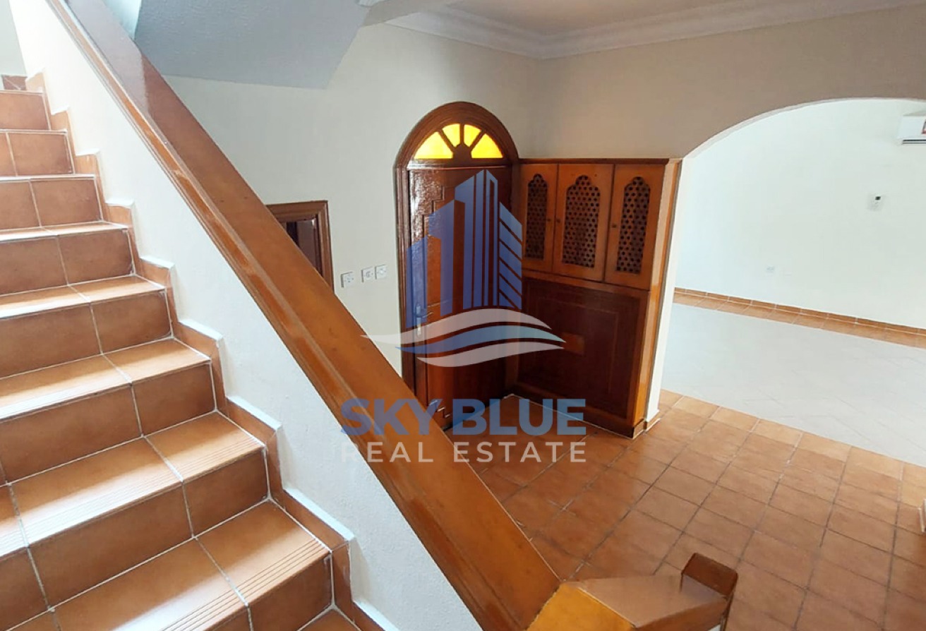 Spacious 3 BHK in Old Airport Near Aster Hospital