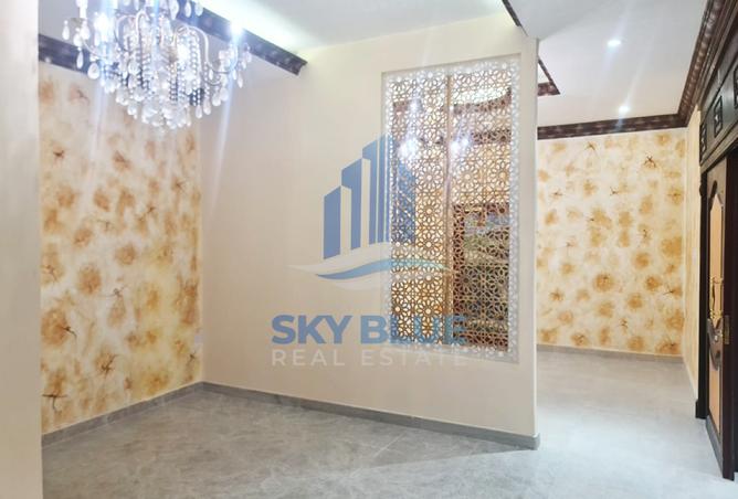 952709 - Property Image 2