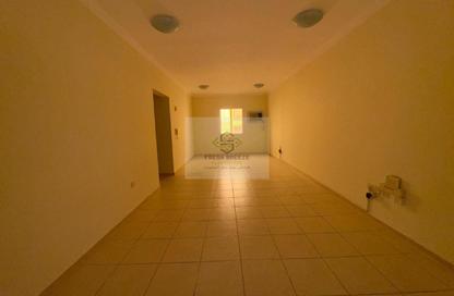 Apartment - 2 Bedrooms - 2 Bathrooms for rent in Al Muntazah Street - Al Muntazah - Doha