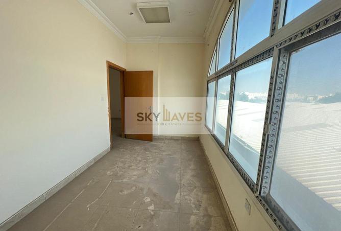 953519 - Property Image 2