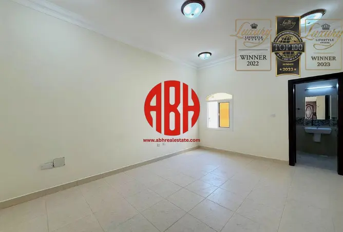 953761 - Property Image 2