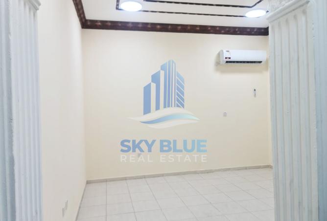 954496 - Property Image 2