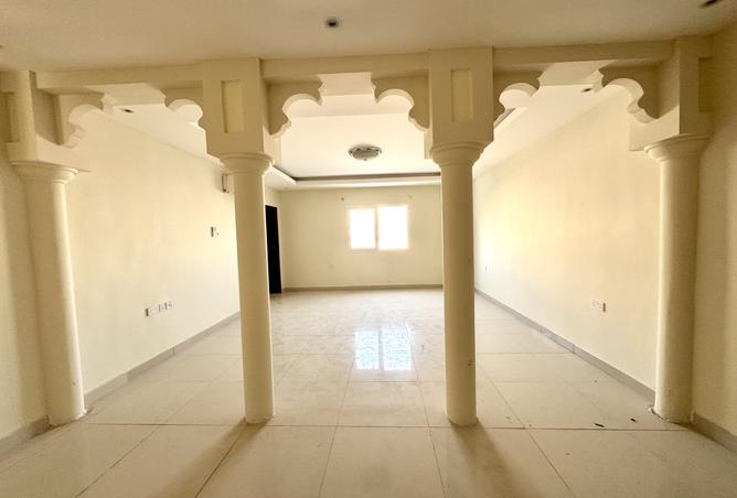 954766 - Property Image 2