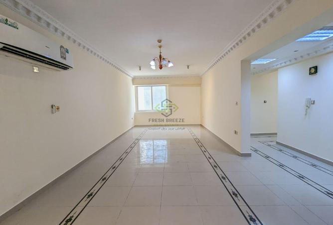 954710 - Property Image 2