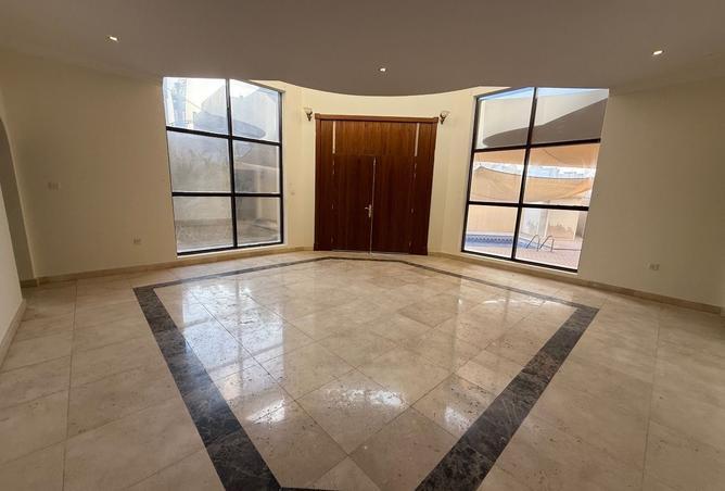 954935 - Property Image 3