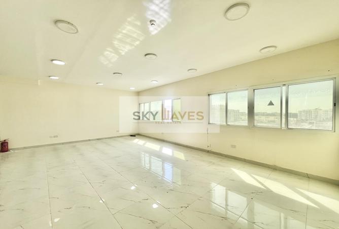 955593 - Property Image 2