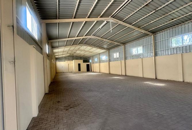 955589 - Property Image 3