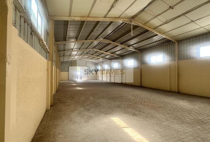 955589 - Property Image 2