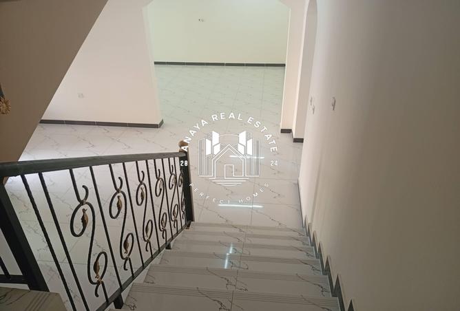 955198 - Property Image 3