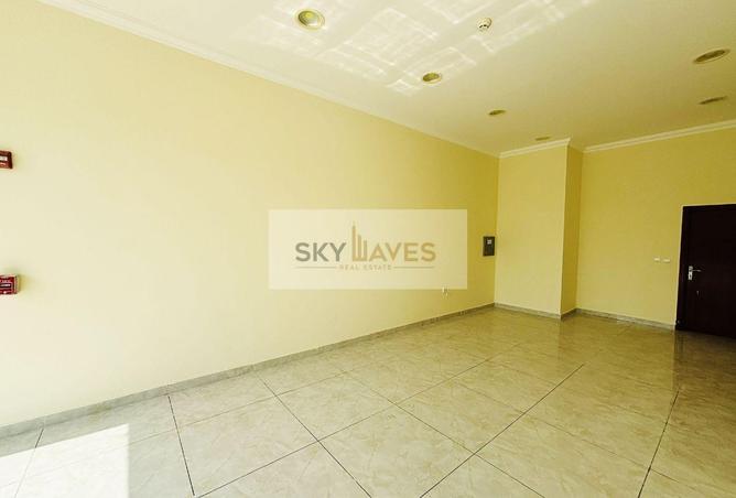 955587 - Property Image 3