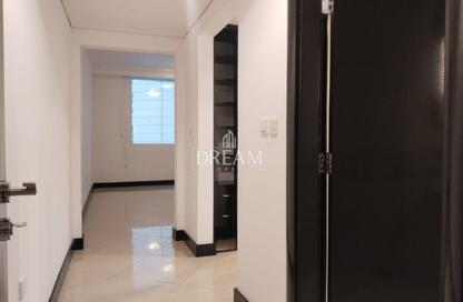 Apartment - 2 Bedrooms - 3 Bathrooms for rent in West Bay - West Bay - Doha