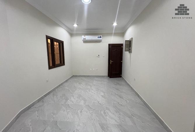 955695 - Property Main Image