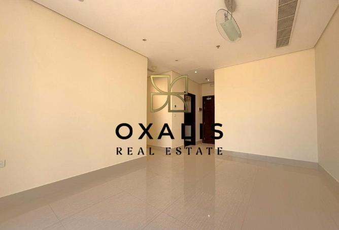 955398 - Property Image 2