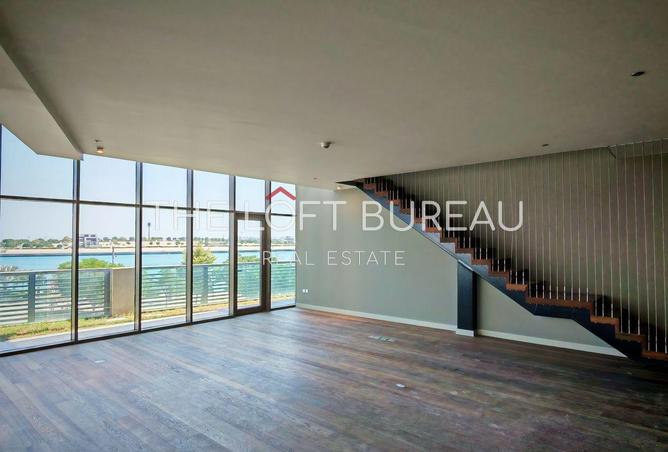 979228 - Property Image 2